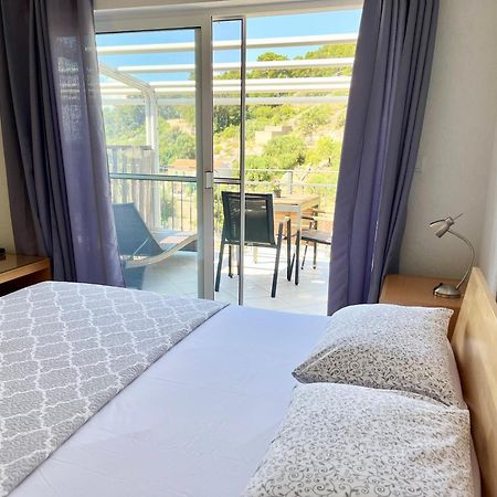 Paradise Apartments - Robinson Getaway Gdinj Luaran gambar