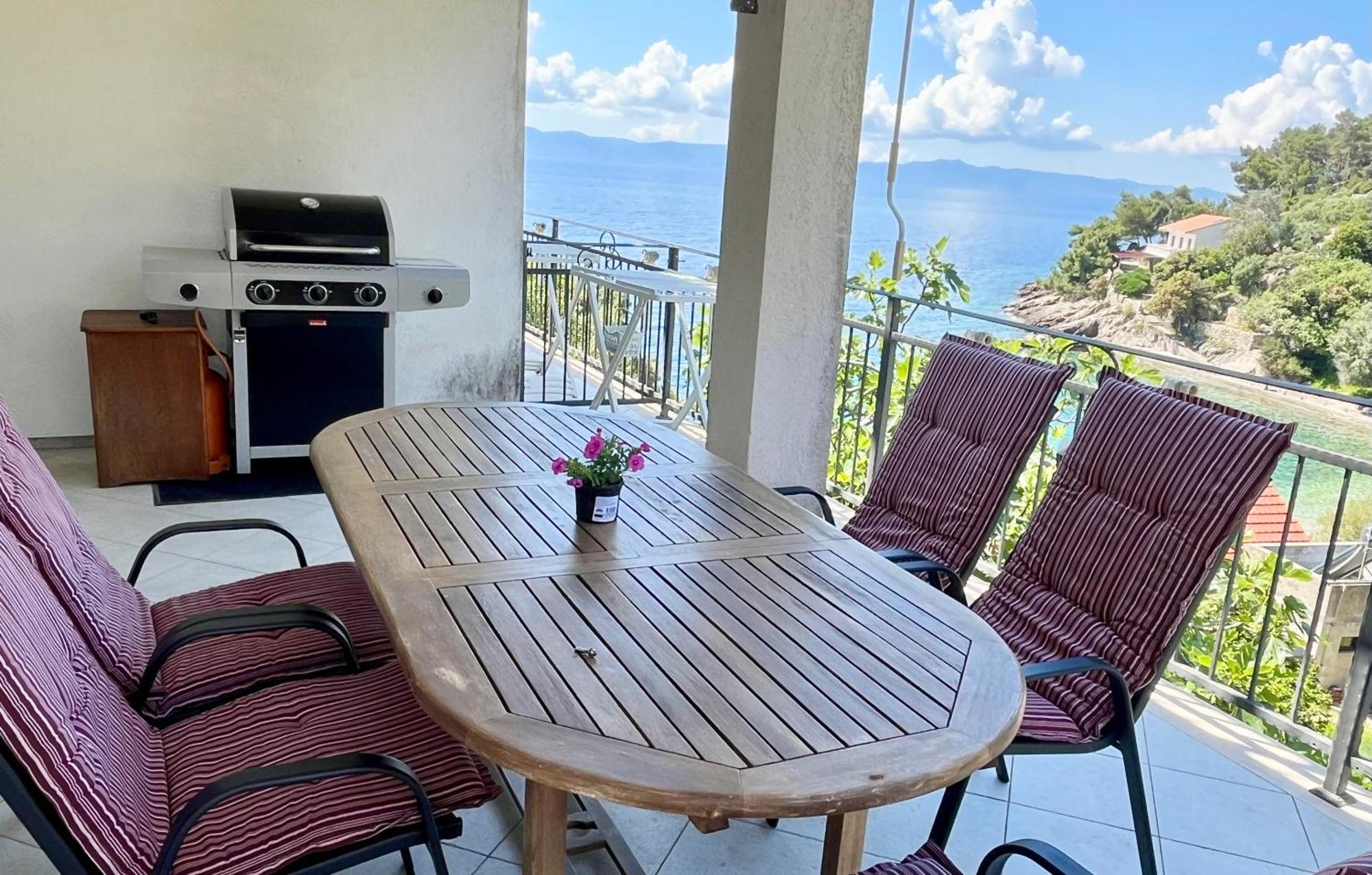 Paradise Apartments - Robinson Getaway Gdinj Luaran gambar
