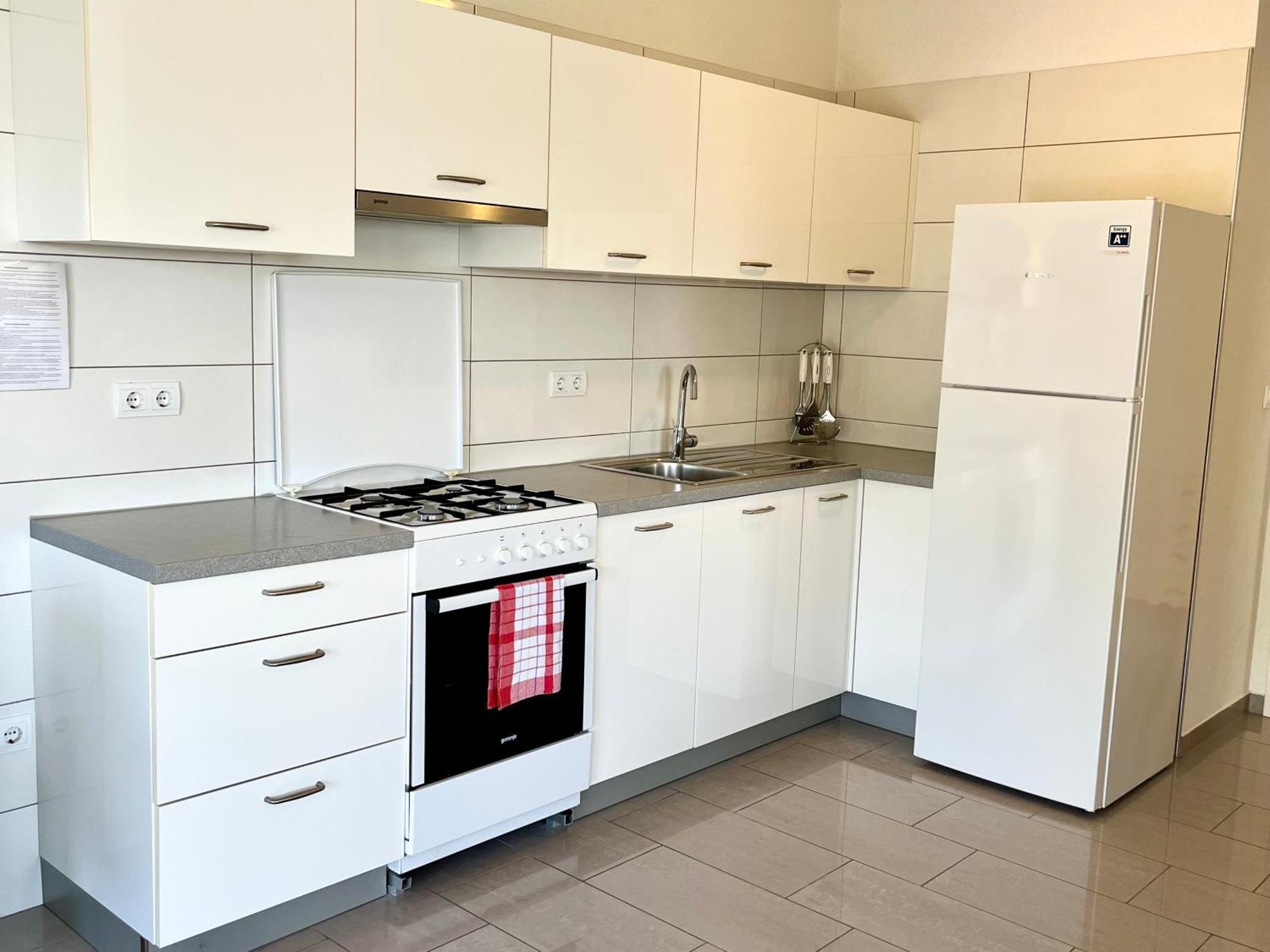 Paradise Apartments - Robinson Getaway Gdinj Luaran gambar