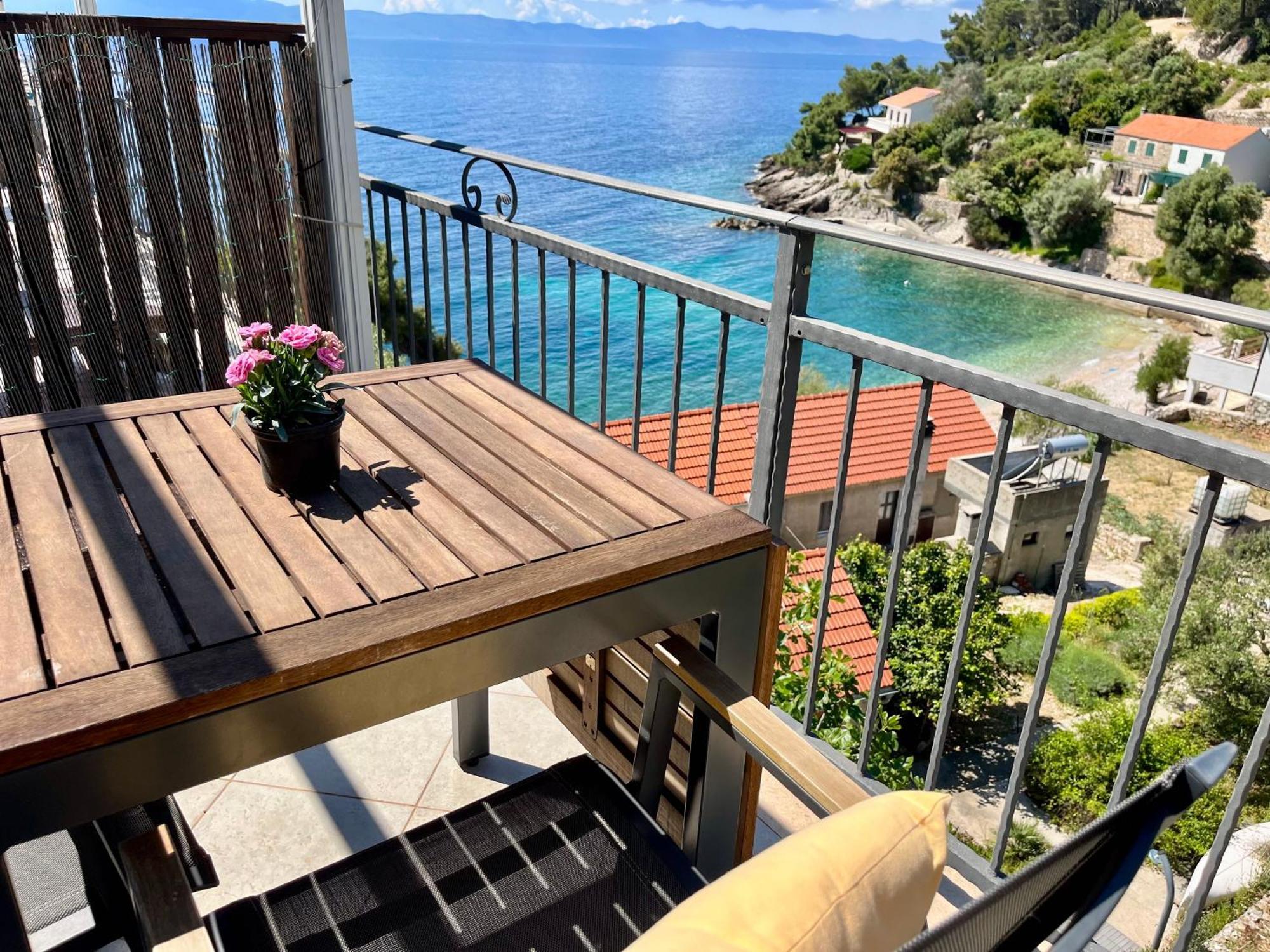 Paradise Apartments - Robinson Getaway Gdinj Luaran gambar