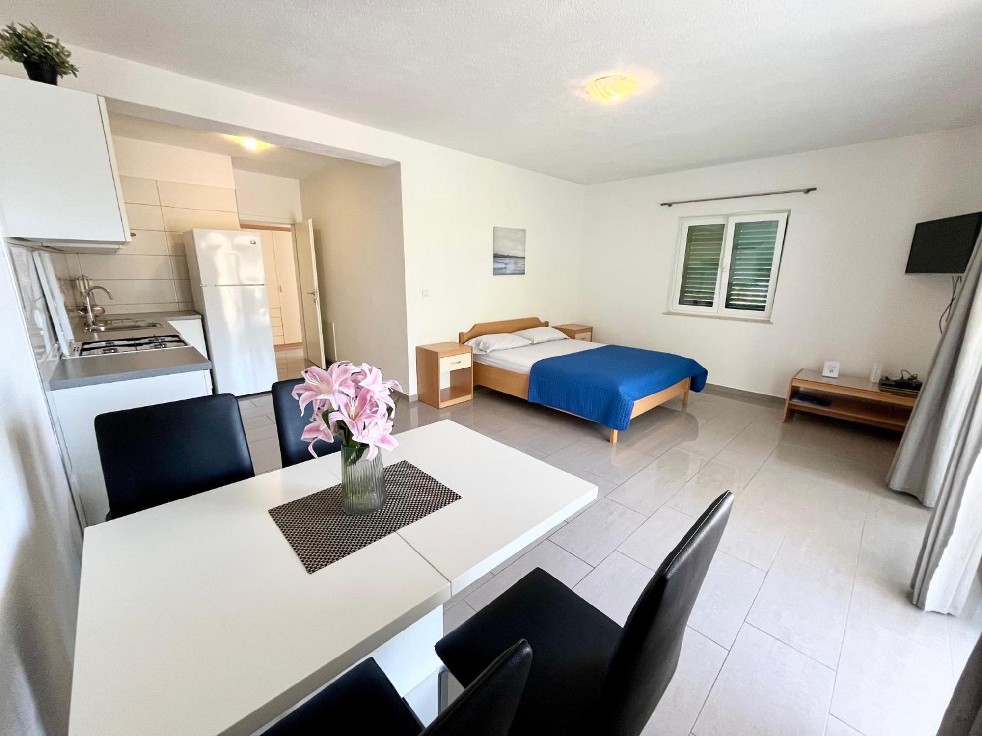 Paradise Apartments - Robinson Getaway Gdinj Luaran gambar