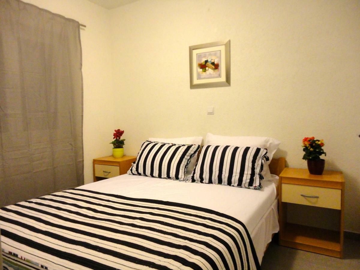Paradise Apartments - Robinson Getaway Gdinj Luaran gambar