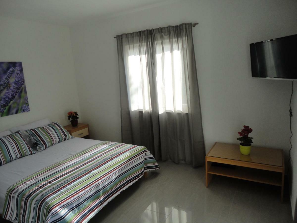 Paradise Apartments - Robinson Getaway Gdinj Luaran gambar