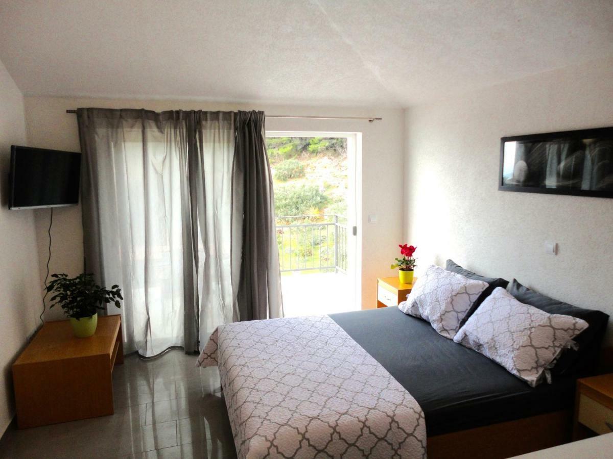 Paradise Apartments - Robinson Getaway Gdinj Luaran gambar